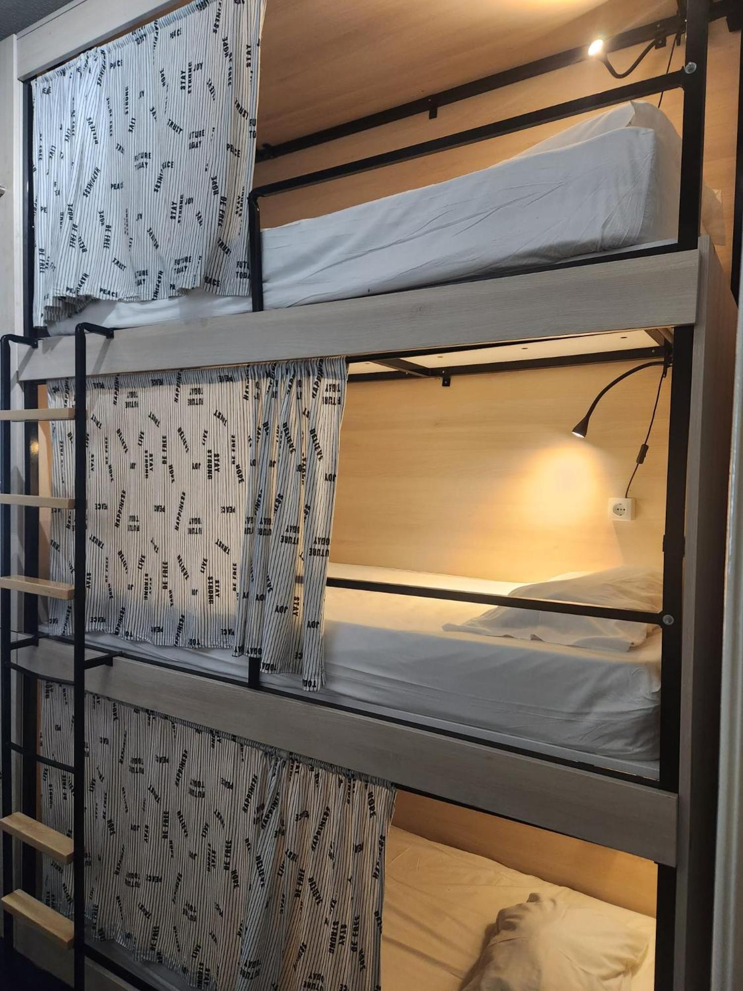 Daora Lisbon Low Cost Hostel Экстерьер фото